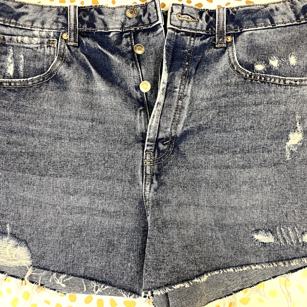 Highest rise cutoff shorts (NWT)